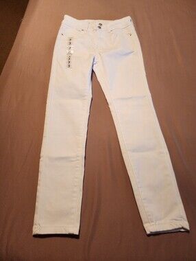 NEW Soho Apparel Jeans Sz 3
